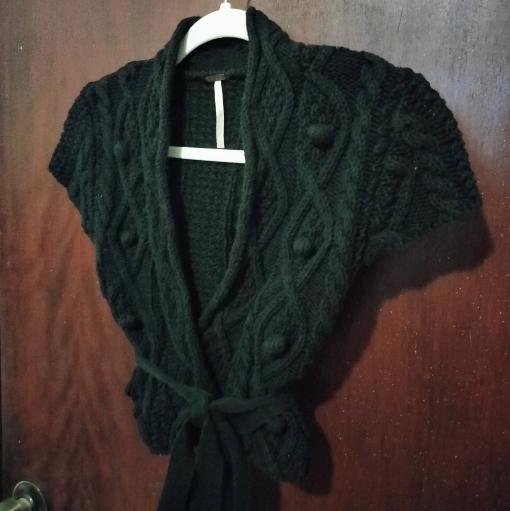 Free People black knit wraparound crop sweater M